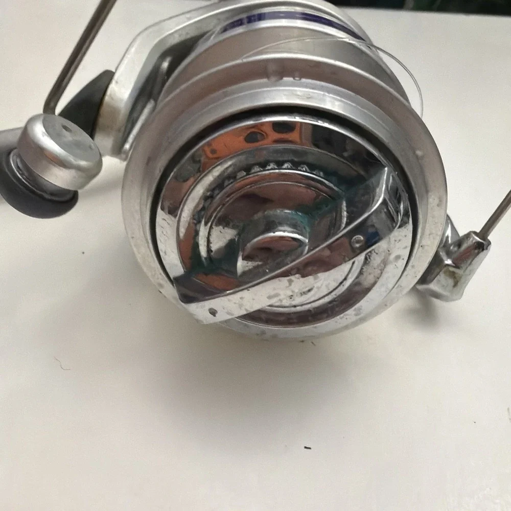 Daiwa D WAVE 4000-B Spinning Fishing Reel